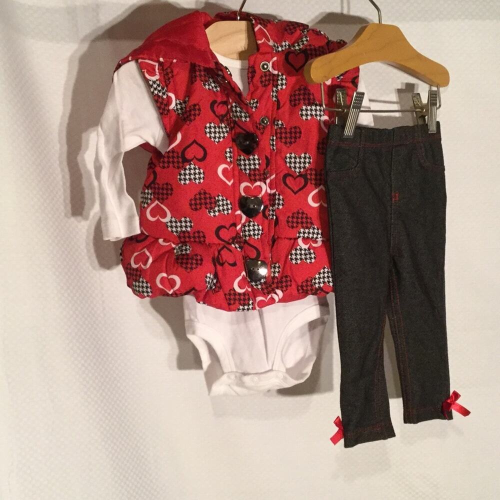 Baby girl hip outfit w/vest pants and onsie